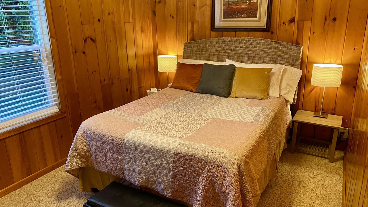 Photo of Bedroom in Oak Harbor
