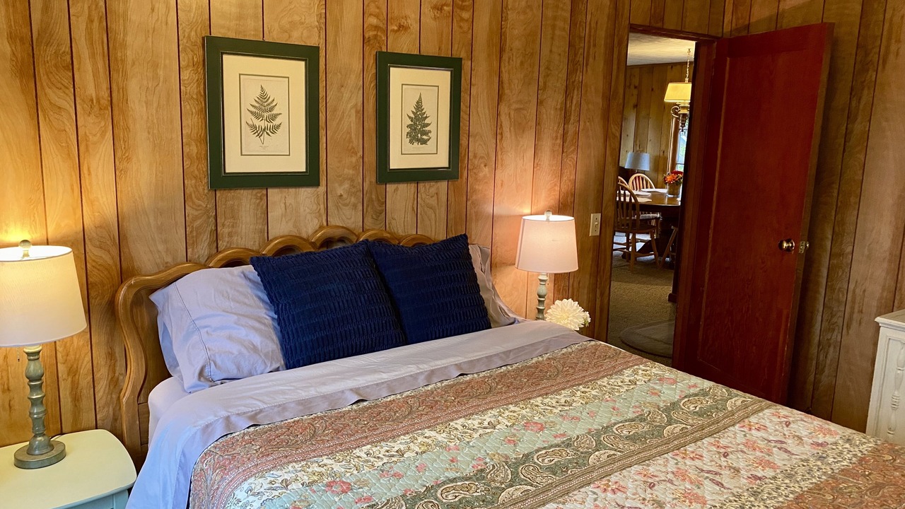 Photo of Bedroom in Oak Harbor