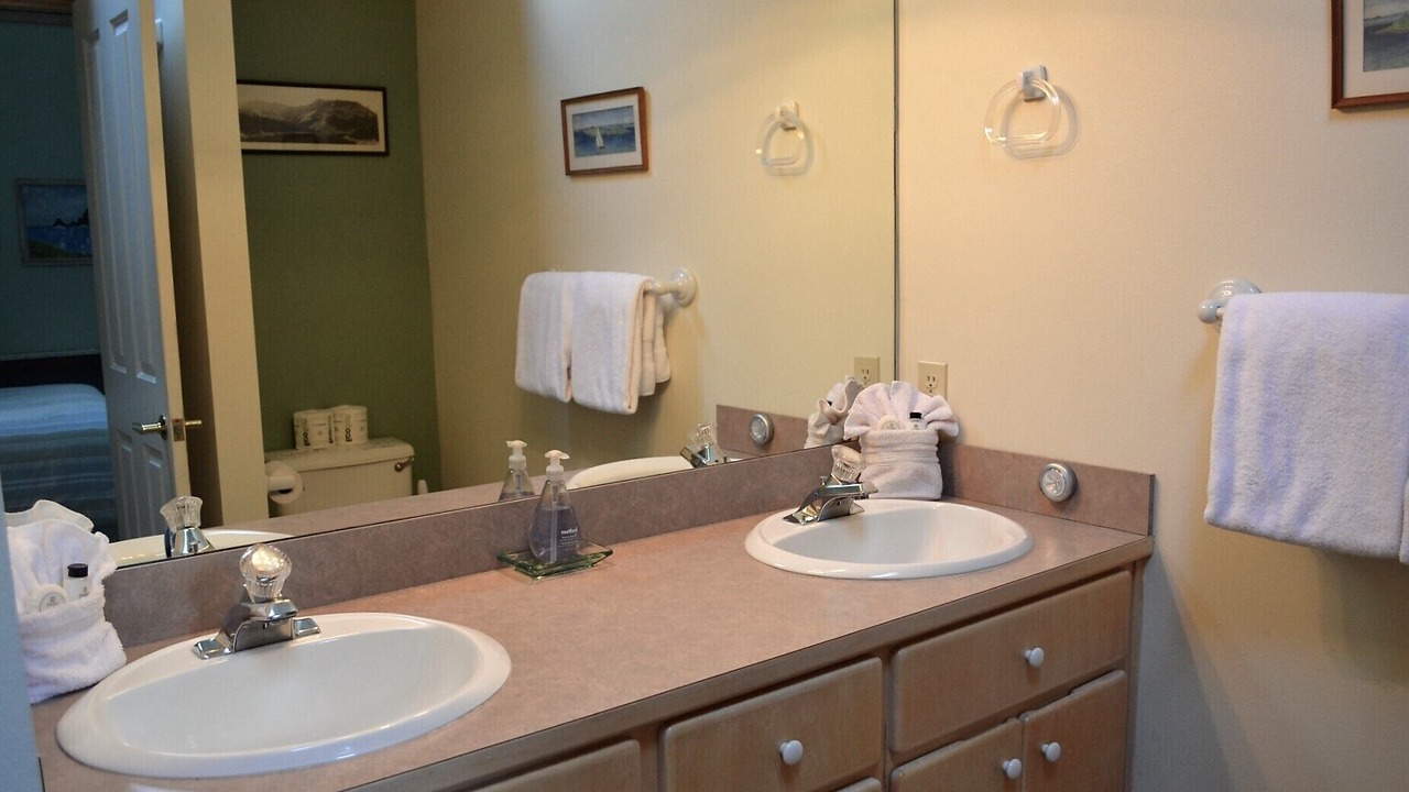 Photo of Bathroom in Gearhart