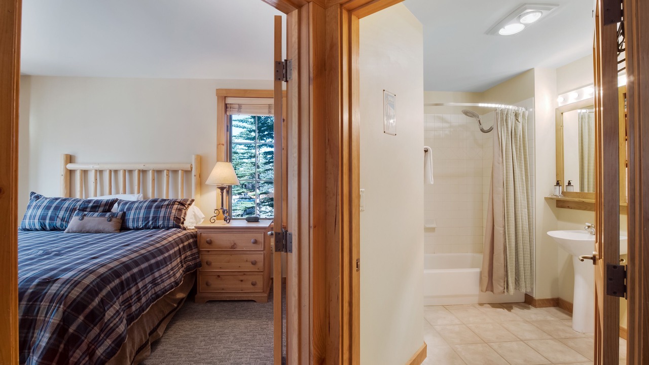 Photo of Bathroom in River Run