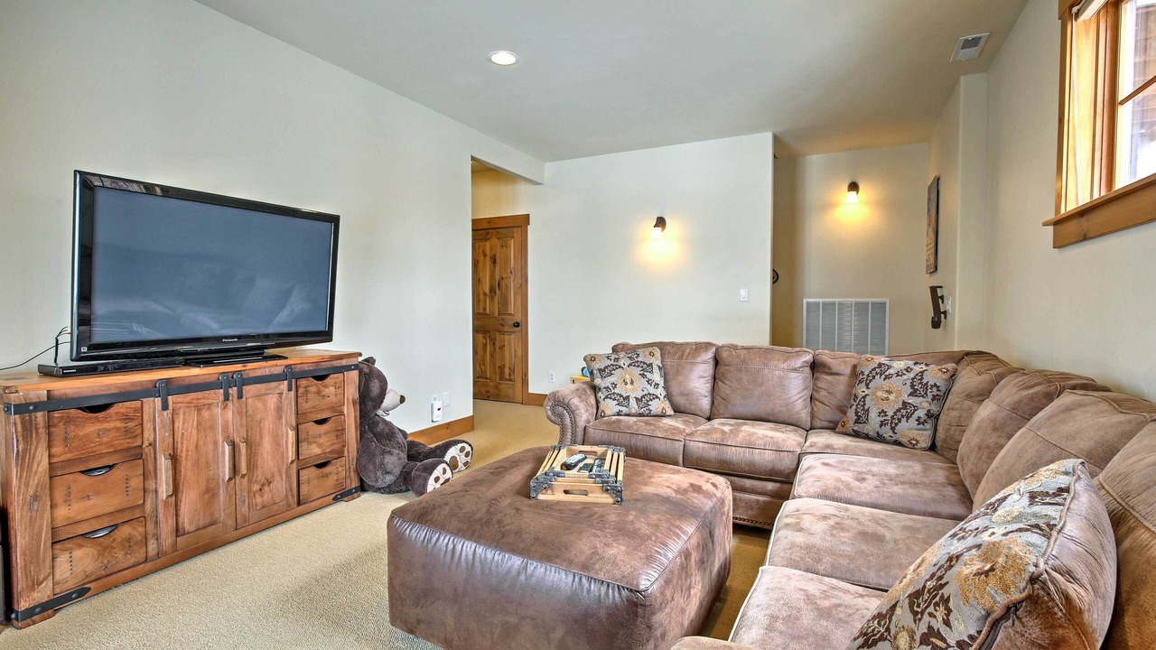 Photo of Livingroom in Grand Elk Ranch