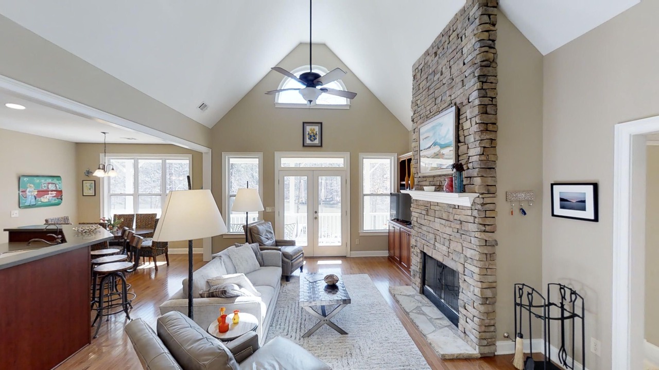 Photo of Livingroom in Lake Oconee