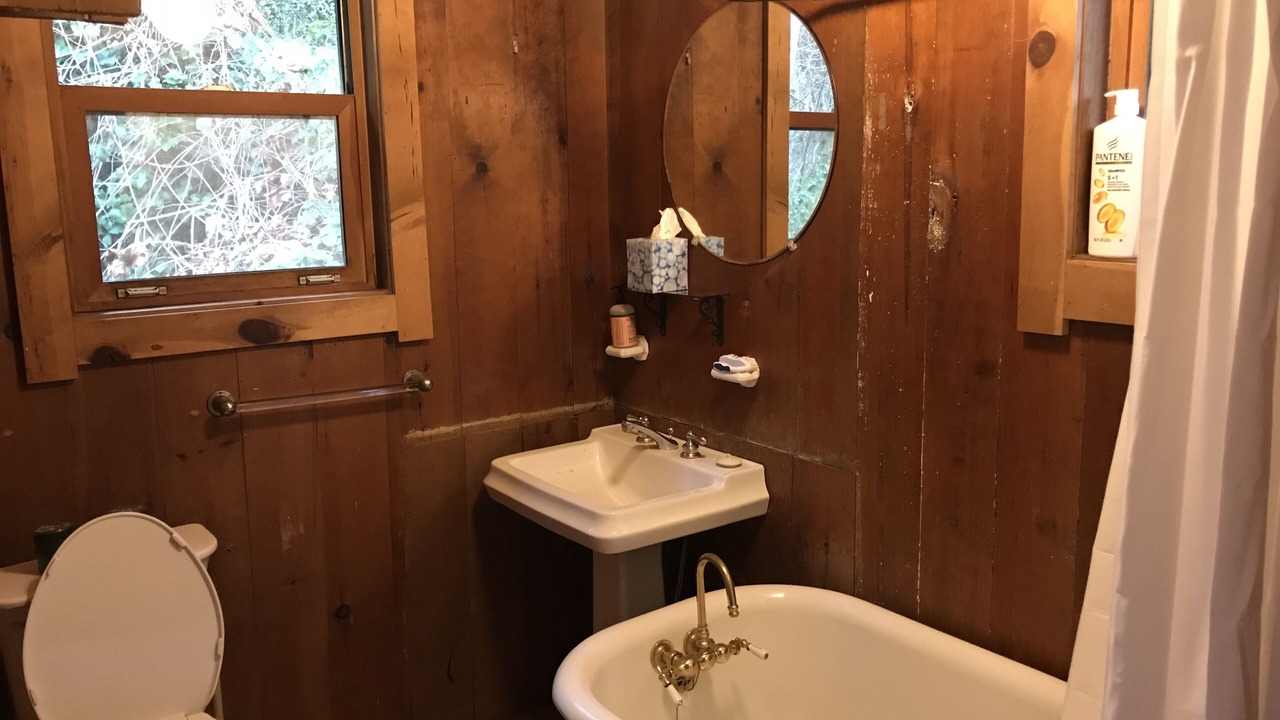 Photo of Bathroom in North Admiral