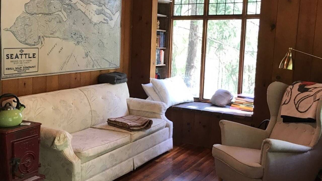 Photo of Livingroom in North Admiral