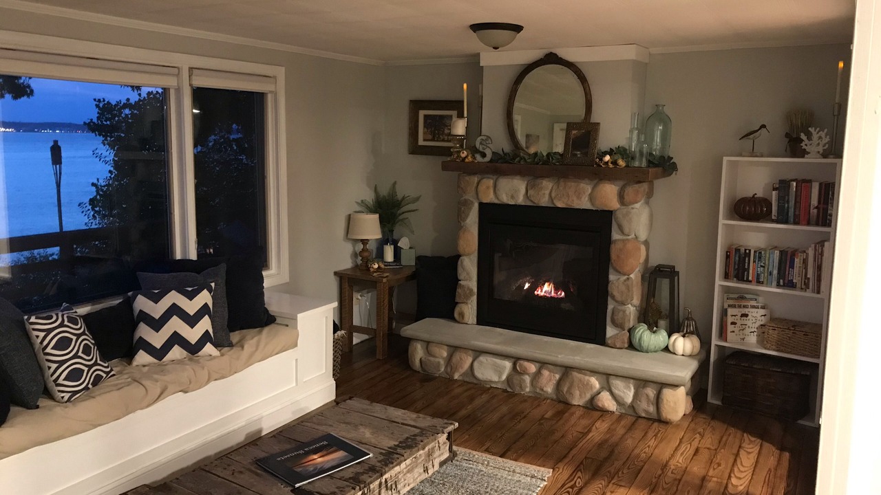 Photo of Livingroom in Oaks Corners