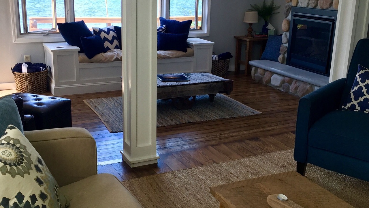 Photo of Livingroom in Oaks Corners