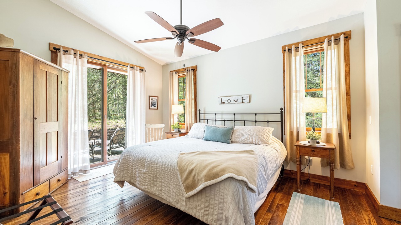 Photo of Bedroom in Oakland
