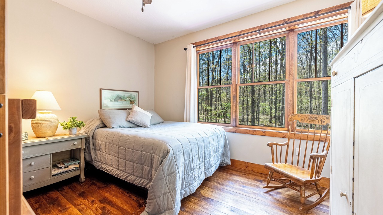 Photo of Bedroom in Oakland