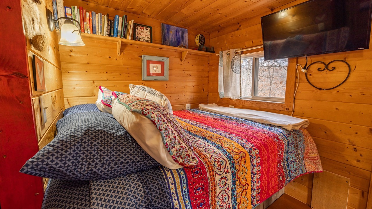 Photo of Bedroom in Goreville