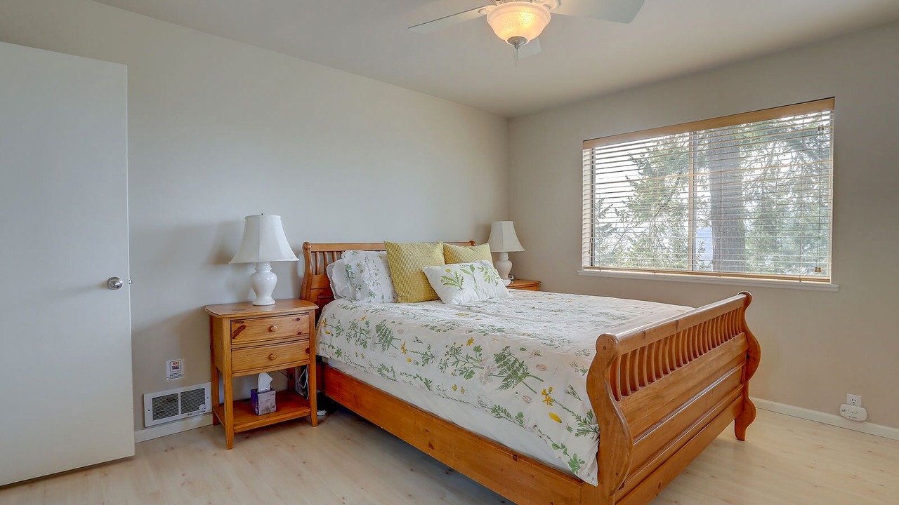 Photo of Bedroom in Hood River