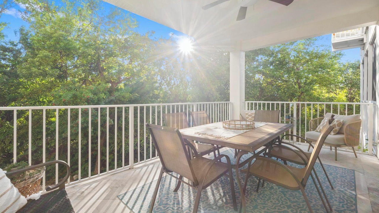 Photo of Patio Balcony in Rock Harbor