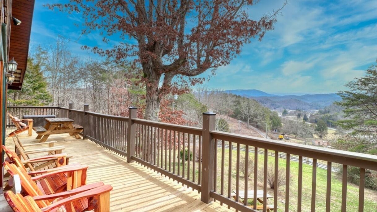 Photo of Patio Balcony in Gatlinburg - Pigeon Forge