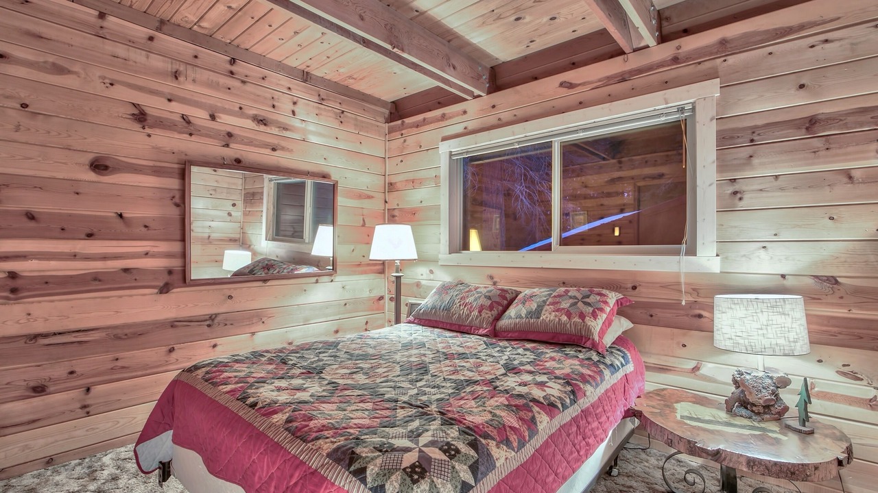 Photo of Bedroom in North Upper Truckee