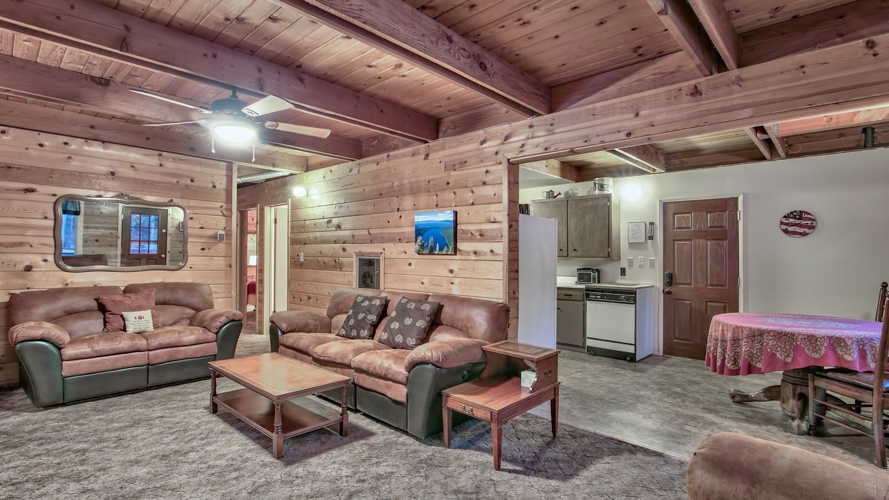 Photo of Livingroom in North Upper Truckee