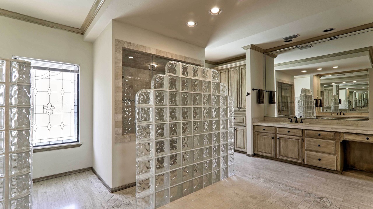 Photo of Bathroom in Harlingen