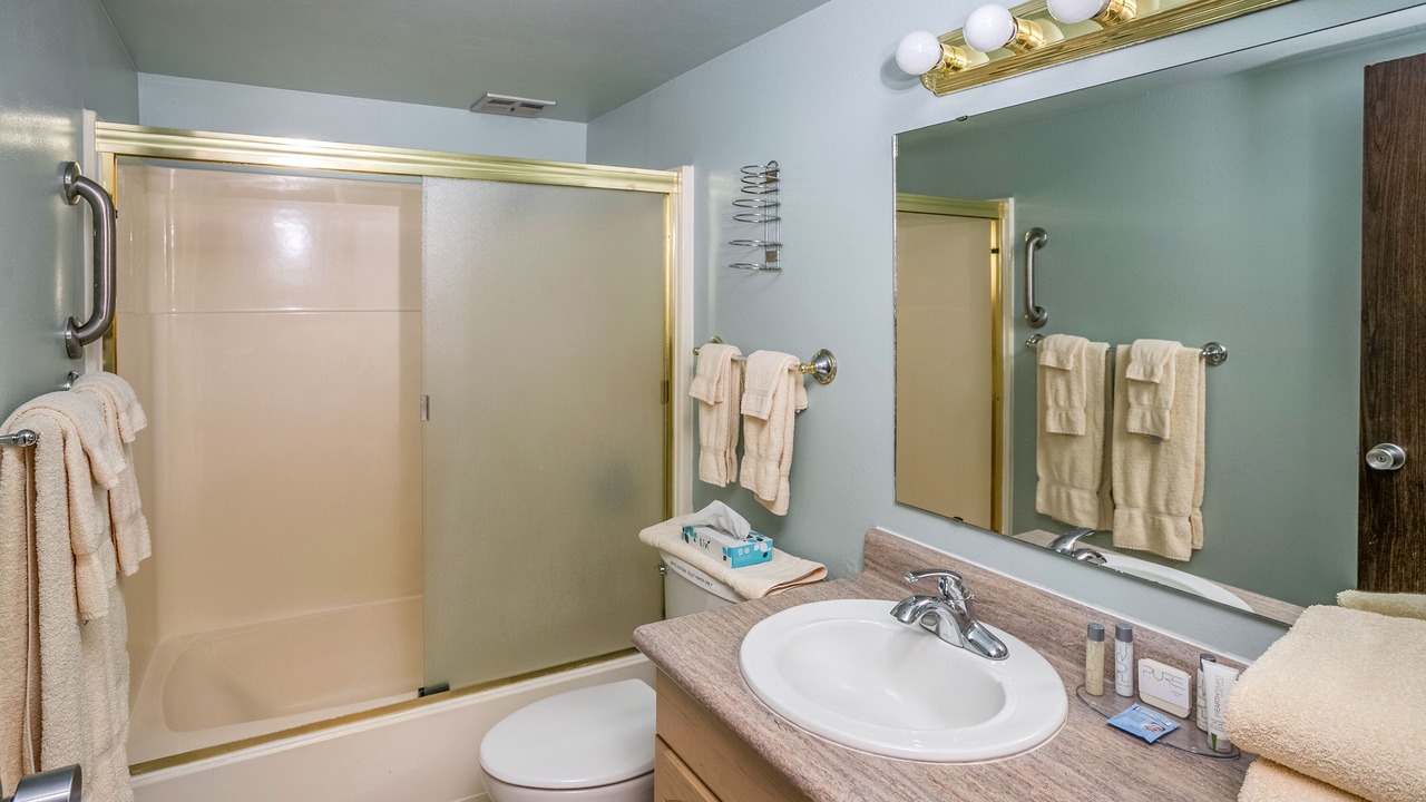 Photo of Bathroom in Gearhart