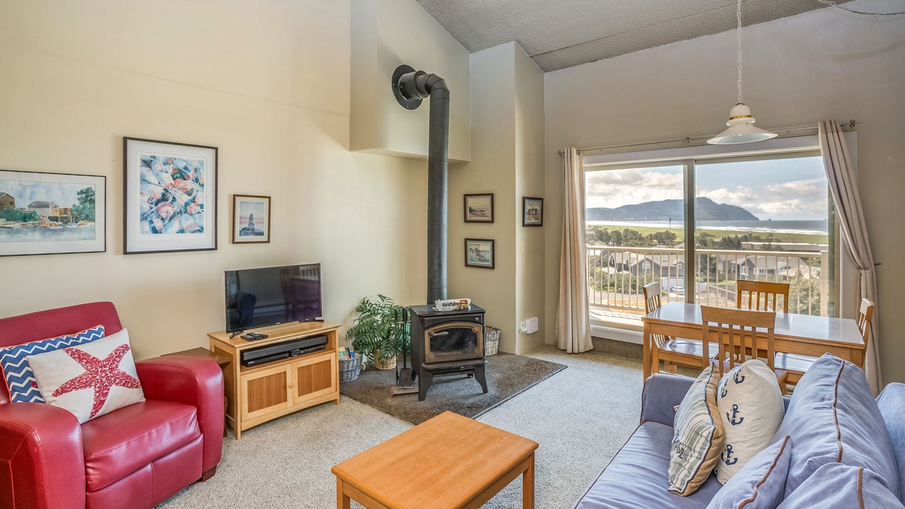 Photo of Livingroom in Gearhart