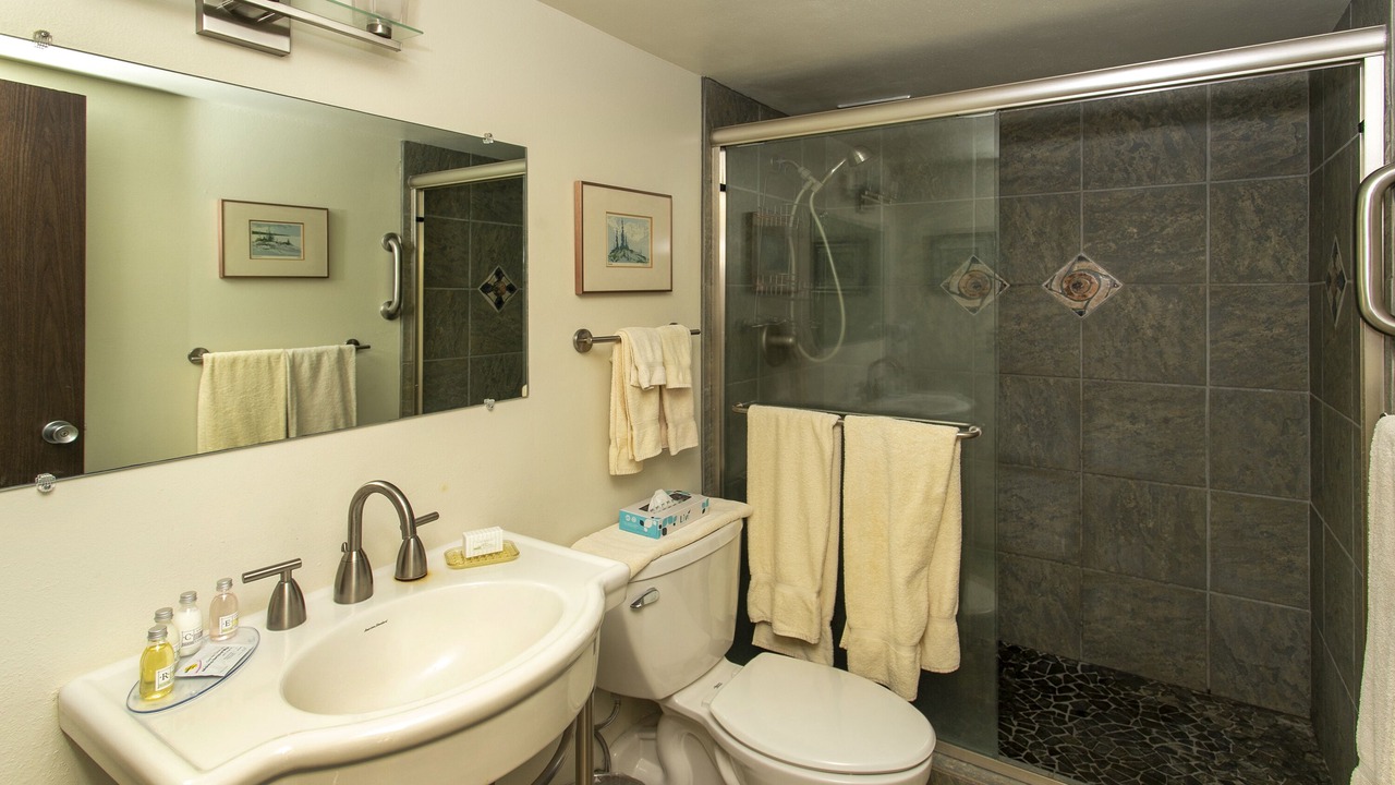 Photo of Bathroom in Gearhart