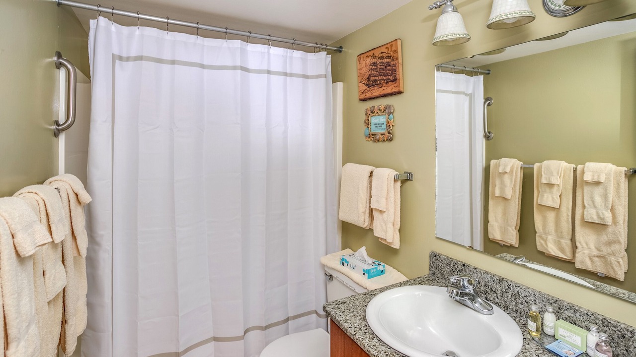 Photo of Bathroom in Gearhart