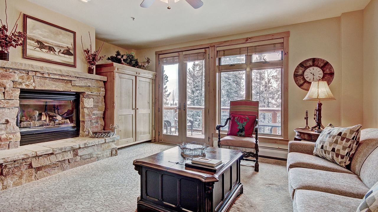 Photo of Livingroom in River Run