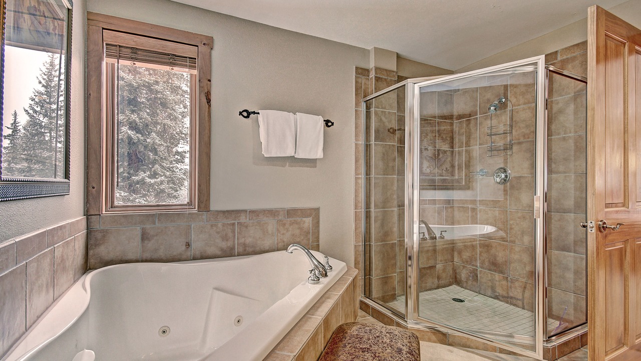 Photo of Bathroom in River Run