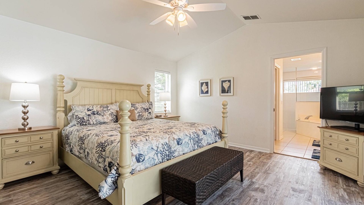 Photo of Bedroom in Central Naples