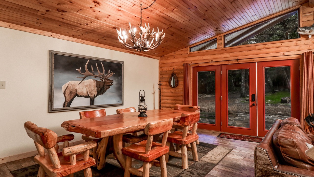 Photo of Bedroom in Holly Lake Ranch