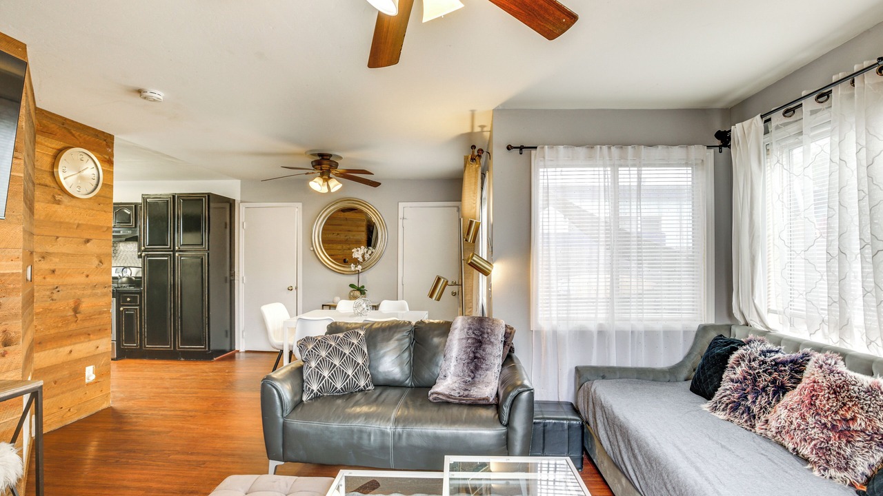 Photo of Livingroom in Ocean Beach