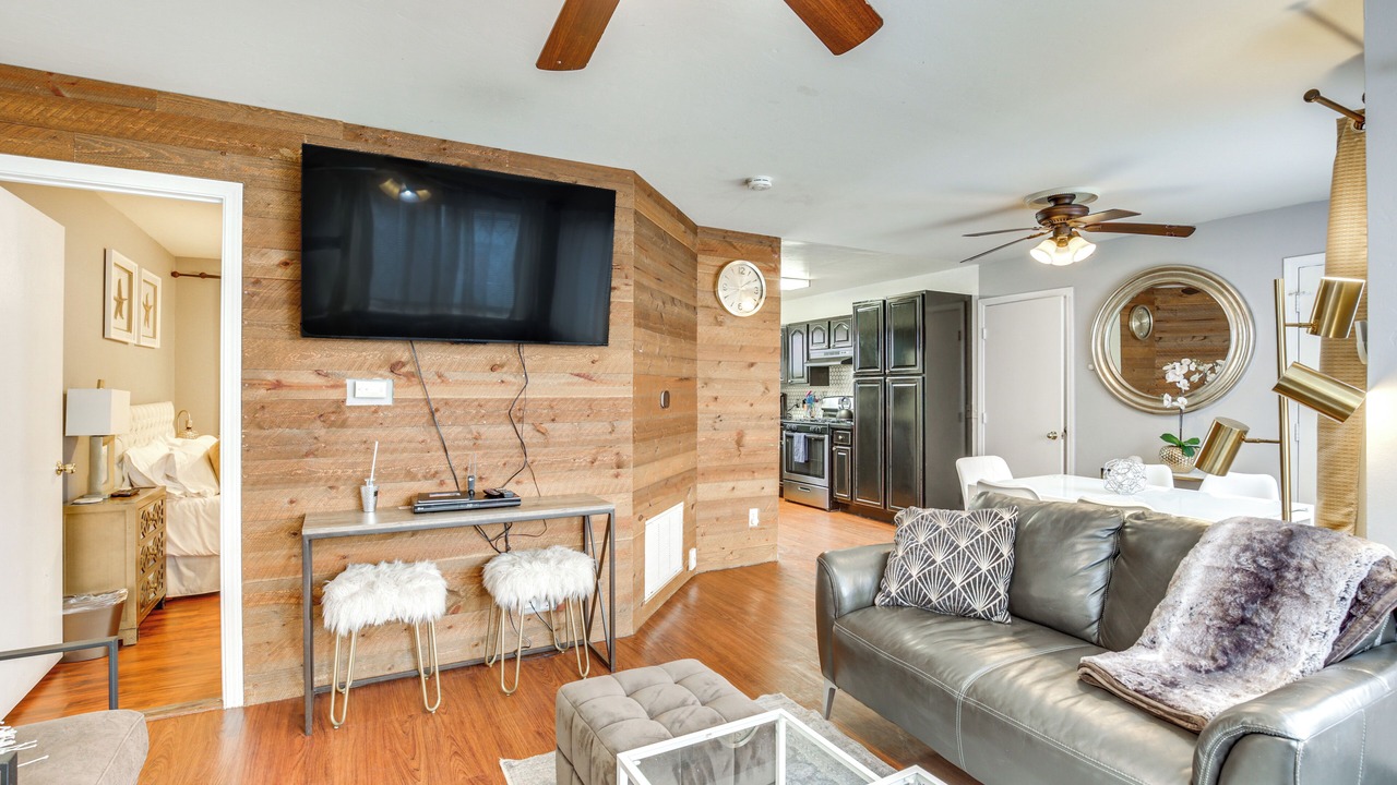 Photo of Livingroom in Ocean Beach