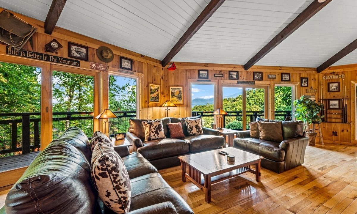 Photo of Livingroom in Chalet Village
