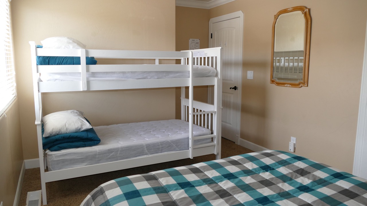 Photo of Bedroom in Hurricane