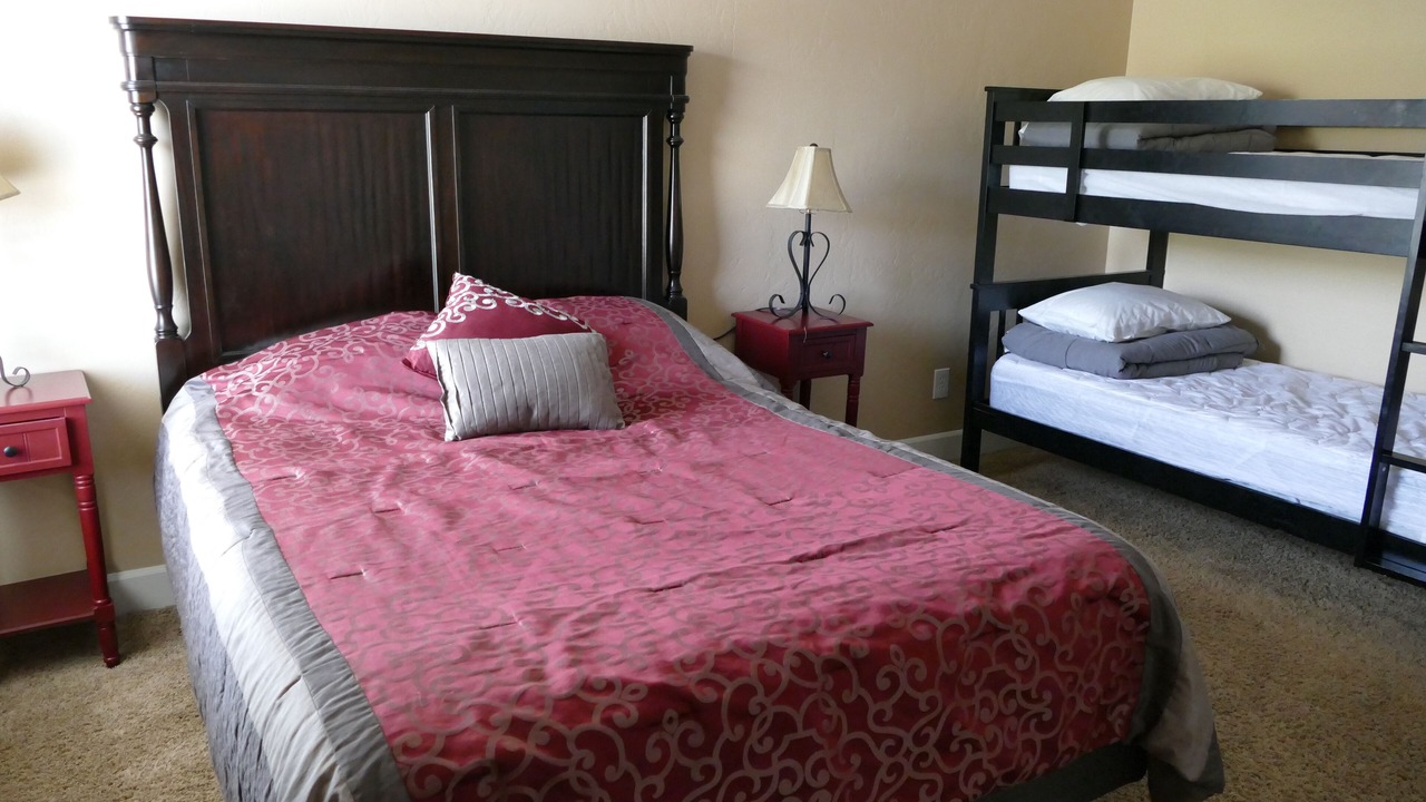 Photo of Bedroom in Hurricane