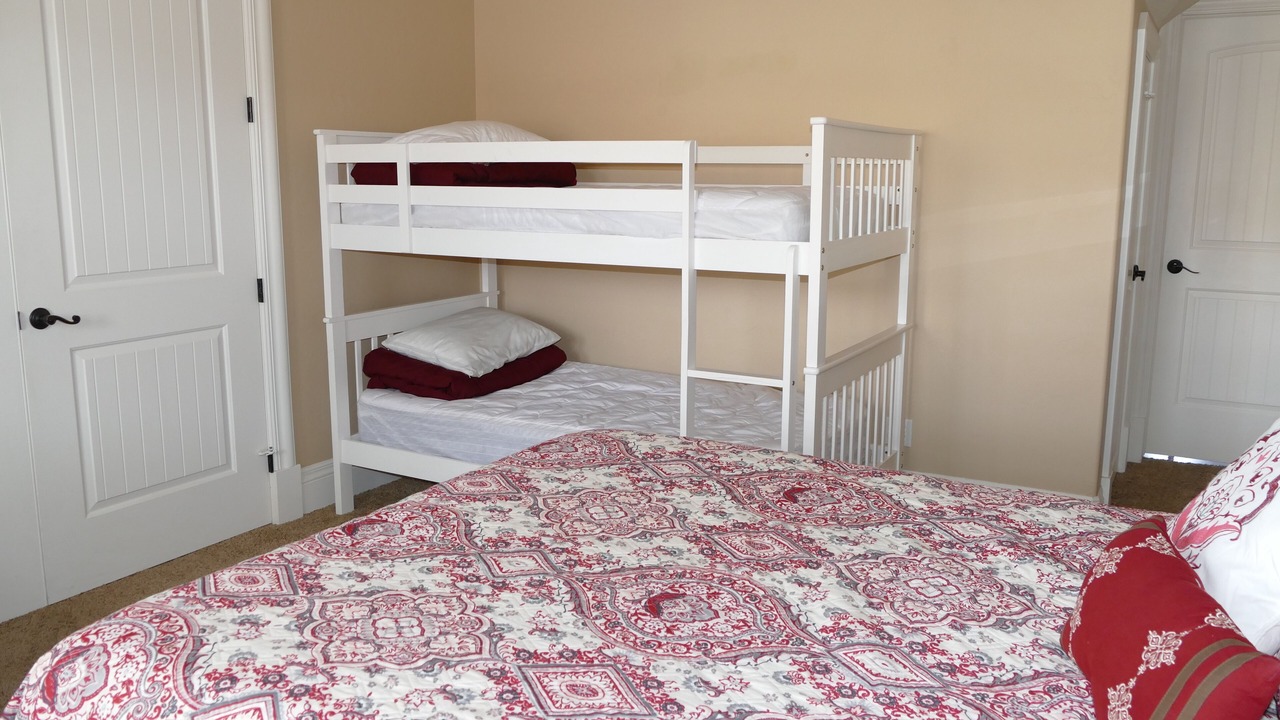Photo of Bedroom in Hurricane