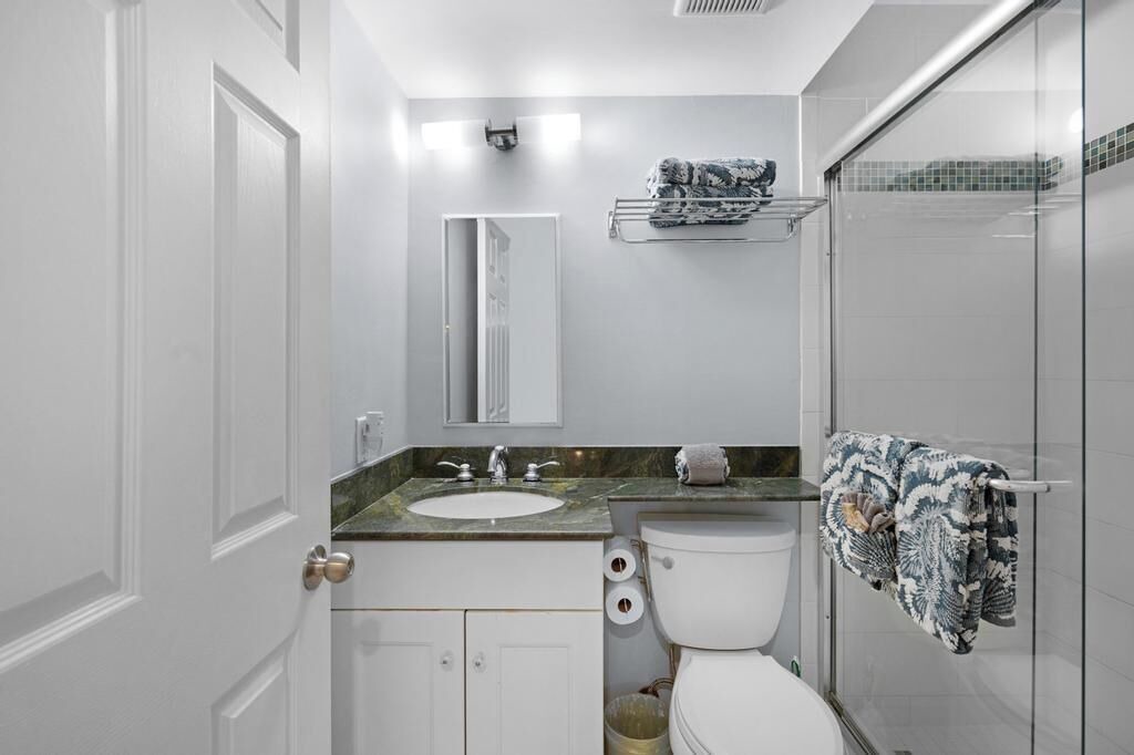 Photo of Bathroom in Truman Annex