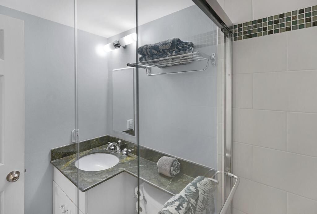 Photo of Bathroom in Truman Annex