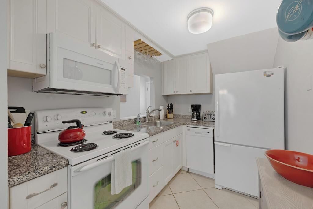 Photo of Kitchen in Truman Annex