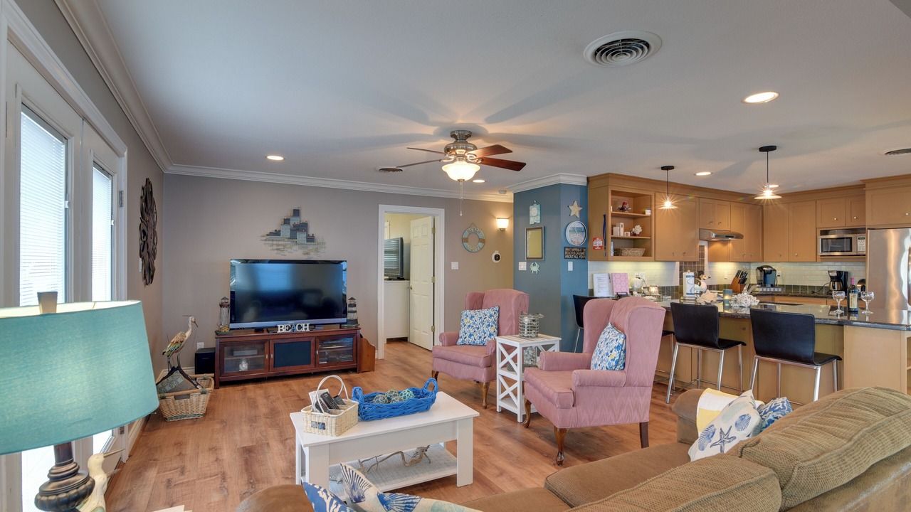 Photo of Bedroom in Pirates Beach