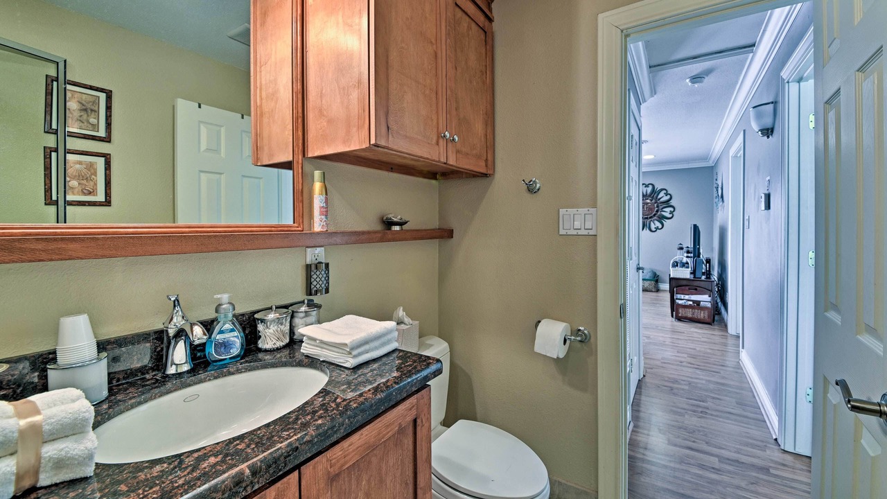 Photo of Bathroom in Pirates Beach