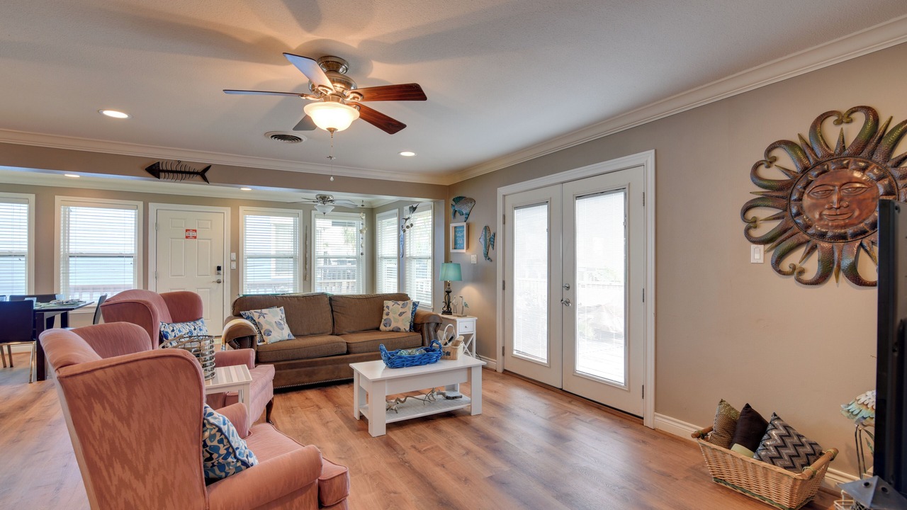 Photo of Livingroom in Pirates Beach