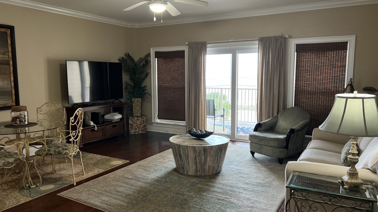 Photo of Livingroom in Mexico Beach