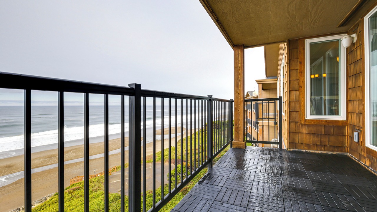 Photo of Patio Balcony in Lincoln Beach