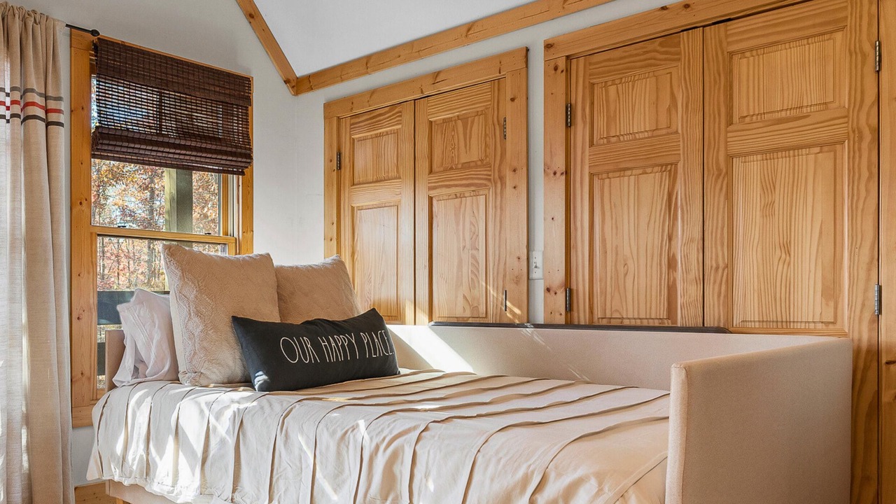 Photo of Bedroom in Lupton City