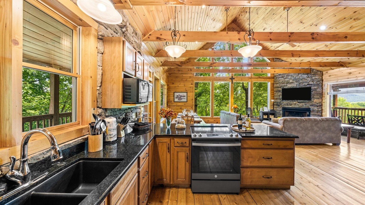 Photo of Kitchen in Gatlinburg - Pigeon Forge