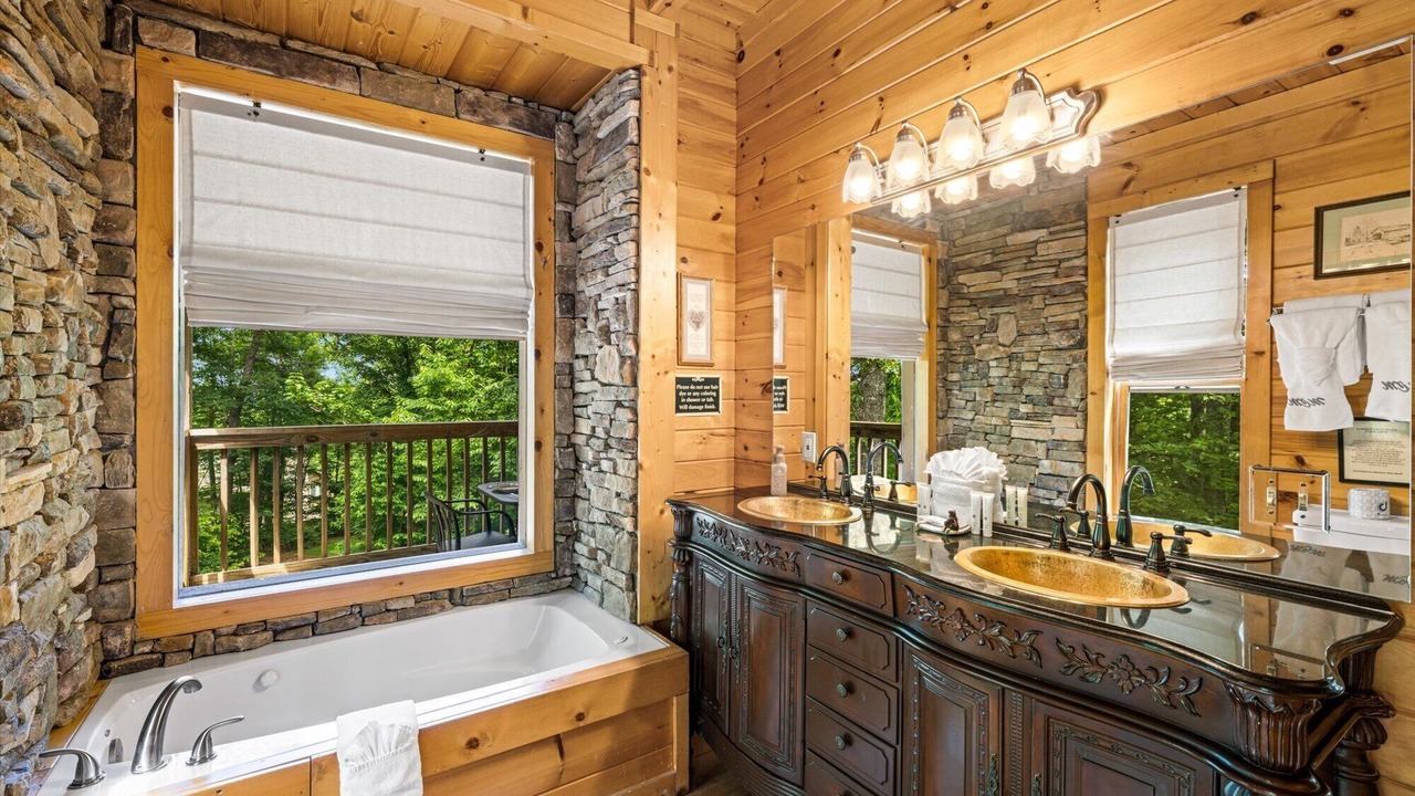 Photo of Bathroom in Gatlinburg - Pigeon Forge
