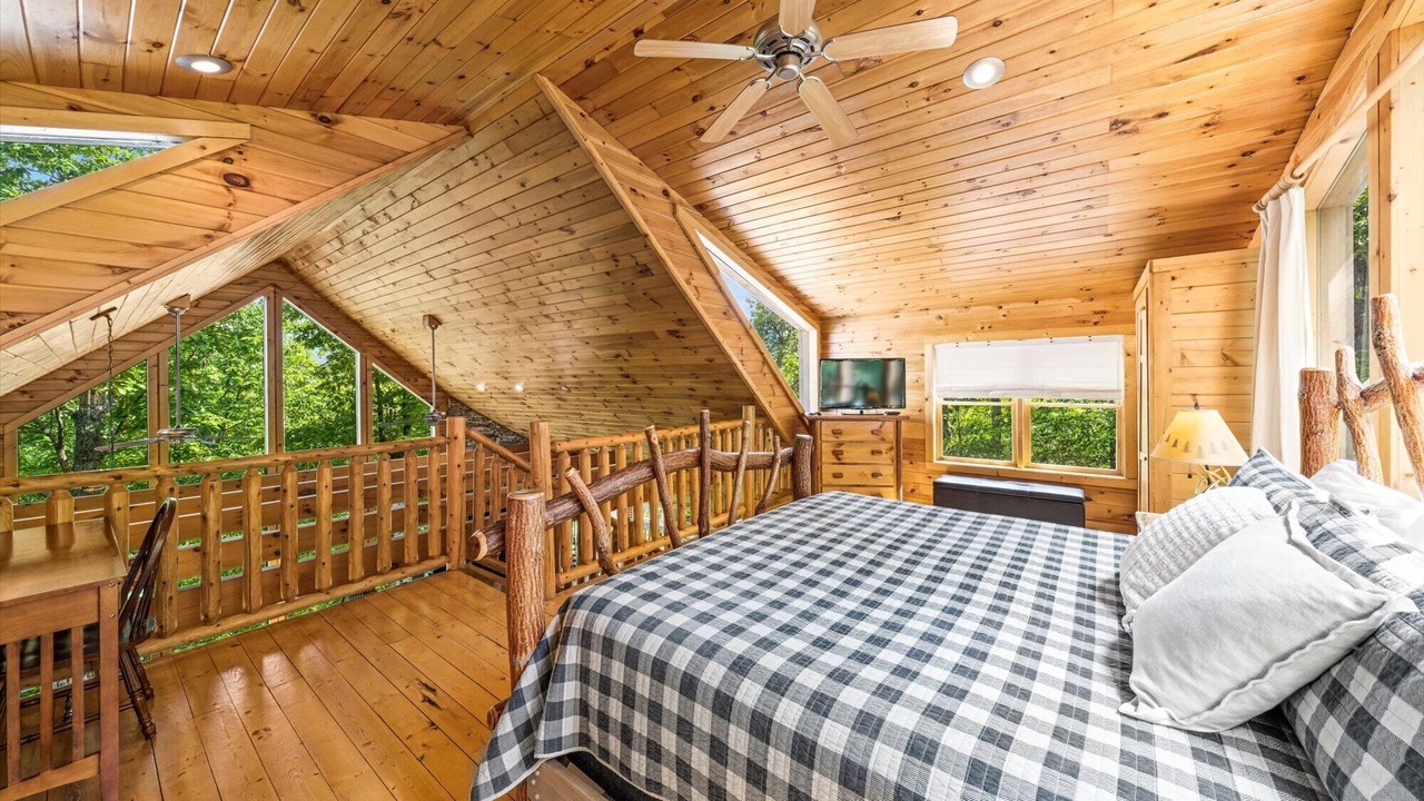 Photo of Bedroom in Gatlinburg - Pigeon Forge