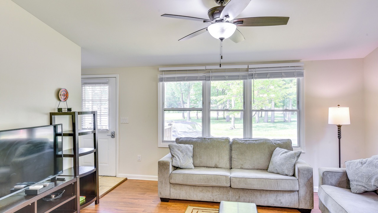 Photo of Livingroom in Shorewood-Tower Hills-Harbert