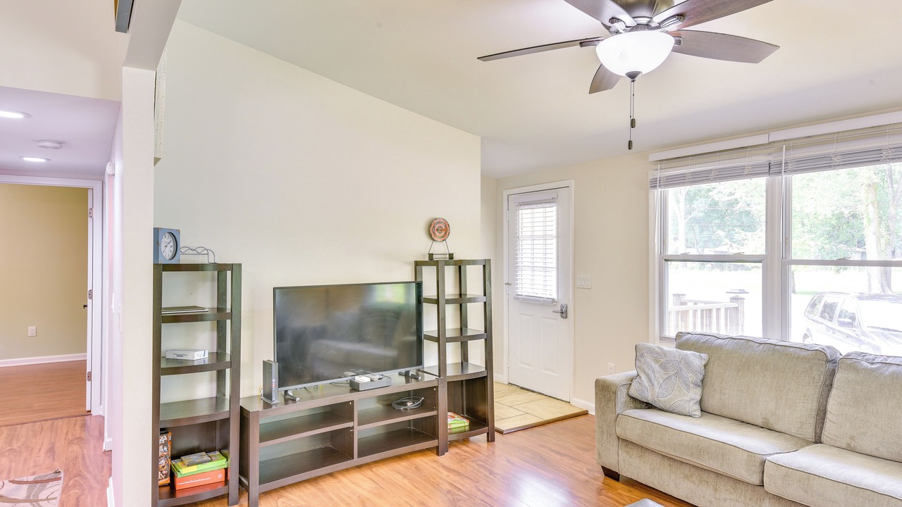 Photo of Livingroom in Shorewood-Tower Hills-Harbert