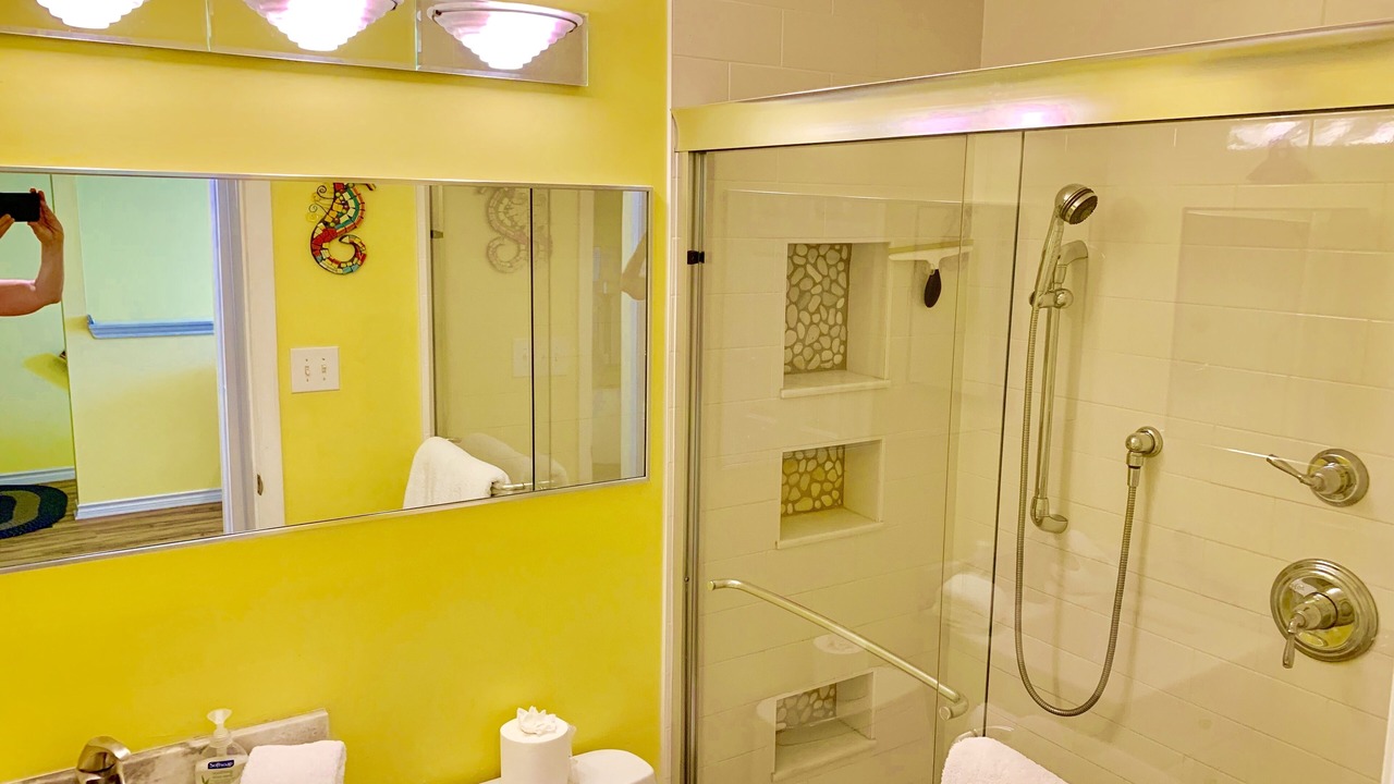 Photo of Bathroom in Truman Annex