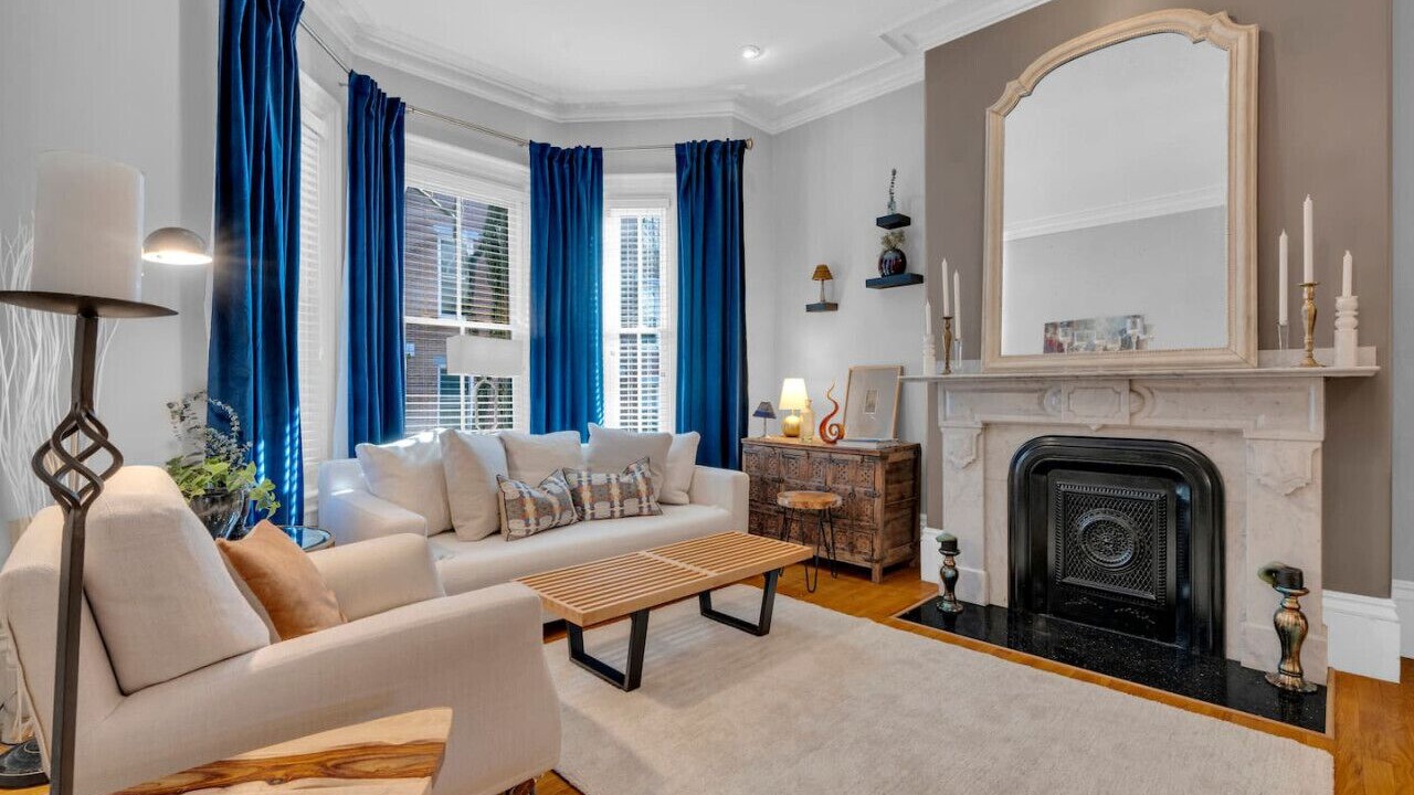 Photo of Livingroom in Medford Street - The Neck