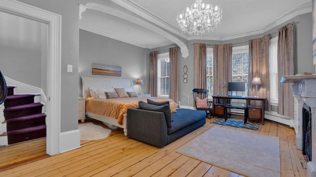 Photo of Bedroom in Medford Street - The Neck